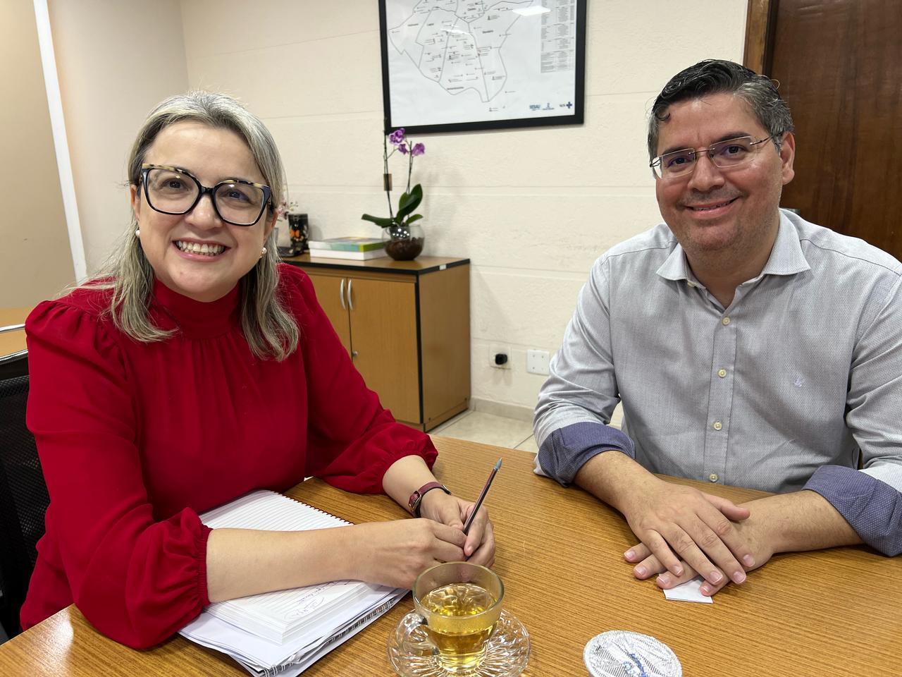 Dr. Victor Rocha e Secretária de Saúde Rosana Leite discutem avanços para a saúde pública de Campo Grande.