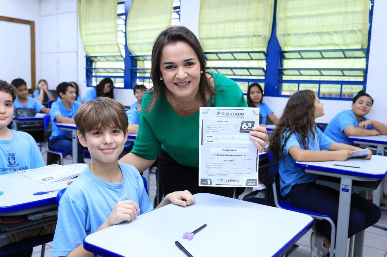 Em Brasília, prefeita Adriane Lopes recebe prêmio nacional por investimentos na Educação.