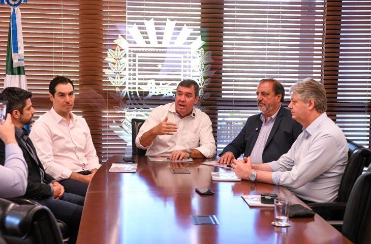 Em reunião com Governo de MS, Energisa anuncia R$ 771 milhões de investimentos neste ano em MS. Em reunião com Governo de MS, Energisa anuncia R$ 771 milhões de investimentos neste ano em MS.
