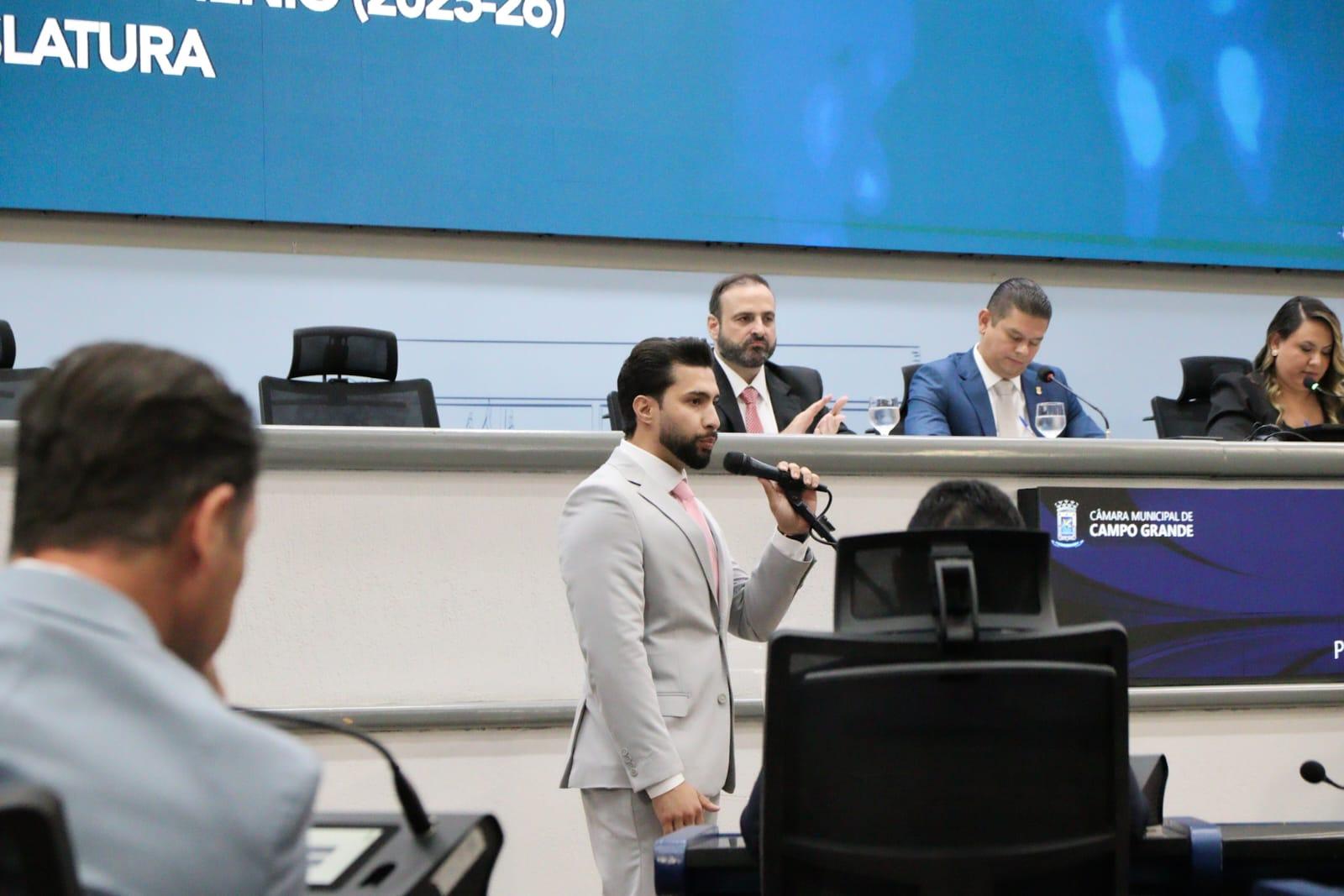 Fábio Rocha protocola projeto para oferecer um acolhimento mais humano e digno às mães que lidam com o luto da perda gestacional.