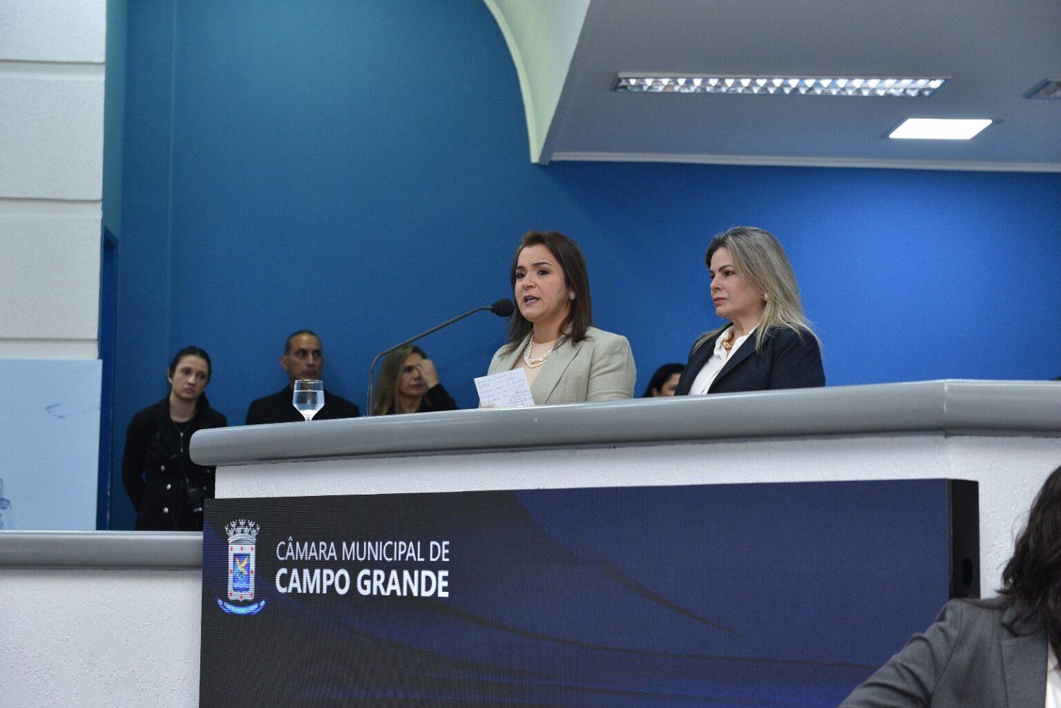 Prefeita Adriane participa da abertura do ano legislativo na Casa de Leis e reafirma compromisso com avanços em Campo Grande.