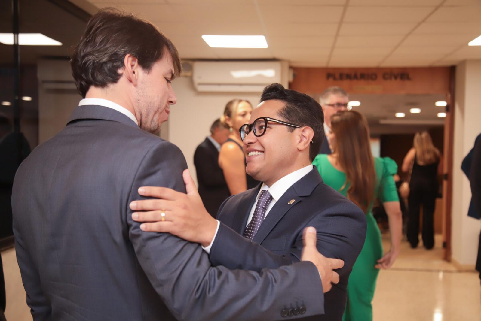 Presidente Papy participa da posse da nova administração do TJMS.