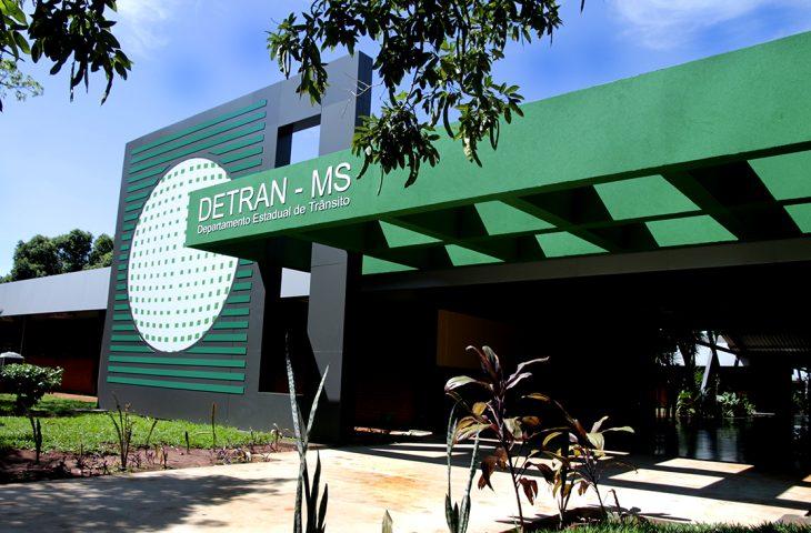Vai viajar no Carnaval? Antecipe os serviços no Detran-MS para não perder a folia. Vai viajar no Carnaval? Antecipe os serviços no Detran-MS para não perder a folia.