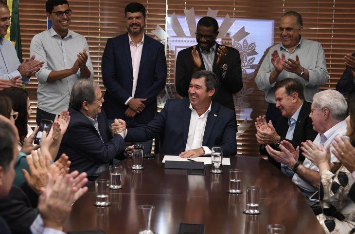 Waldemir Moka assume o Escritório de Representações do Governo de MS no DF. Waldemir Moka assume o Escritório de Representações do Governo de MS no DF.