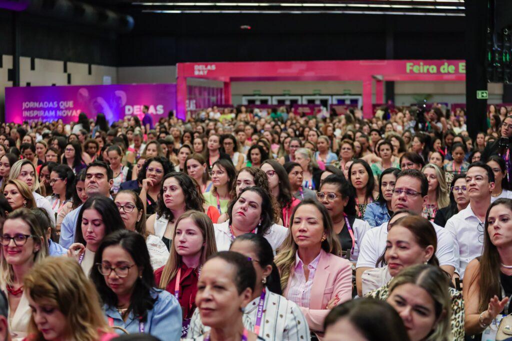 No Delas Day, prefeita Adriane assina criação da 1º Sala da Mulher Empreendedora do Centro-Oeste.