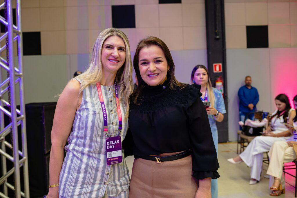 No Delas Day, prefeita Adriane assina criação da 1º Sala da Mulher Empreendedora do Centro-Oeste.
