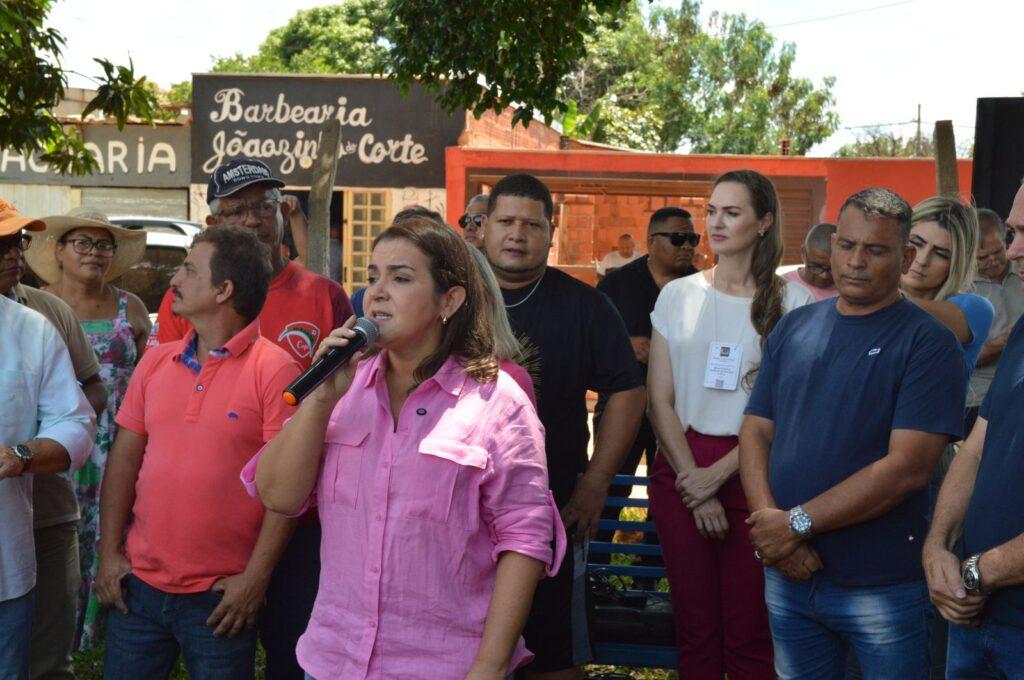Prefeita Adriane Lopes  amplia espaços de lazer e esporte com entrega de praça e arena no Bairro Dom Antônio.