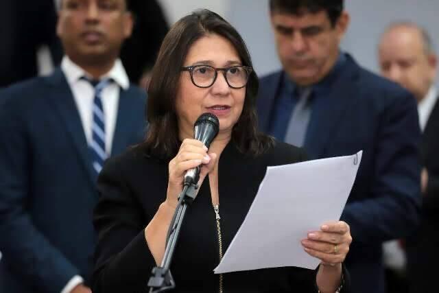 A vereadora Luiza Ribeiro quer contribuição de estudiosos e usuários para CPI do Consórcio. A vereadora Luiza Ribeiro quer contribuição de estudiosos e usuários para CPI do Consórcio.