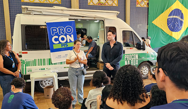 Procon de Mato Grosso do Sul recebe alunos durante ação em Campo Grande. Procon de Mato Grosso do Sul recebe alunos durante ação em Campo Grande.