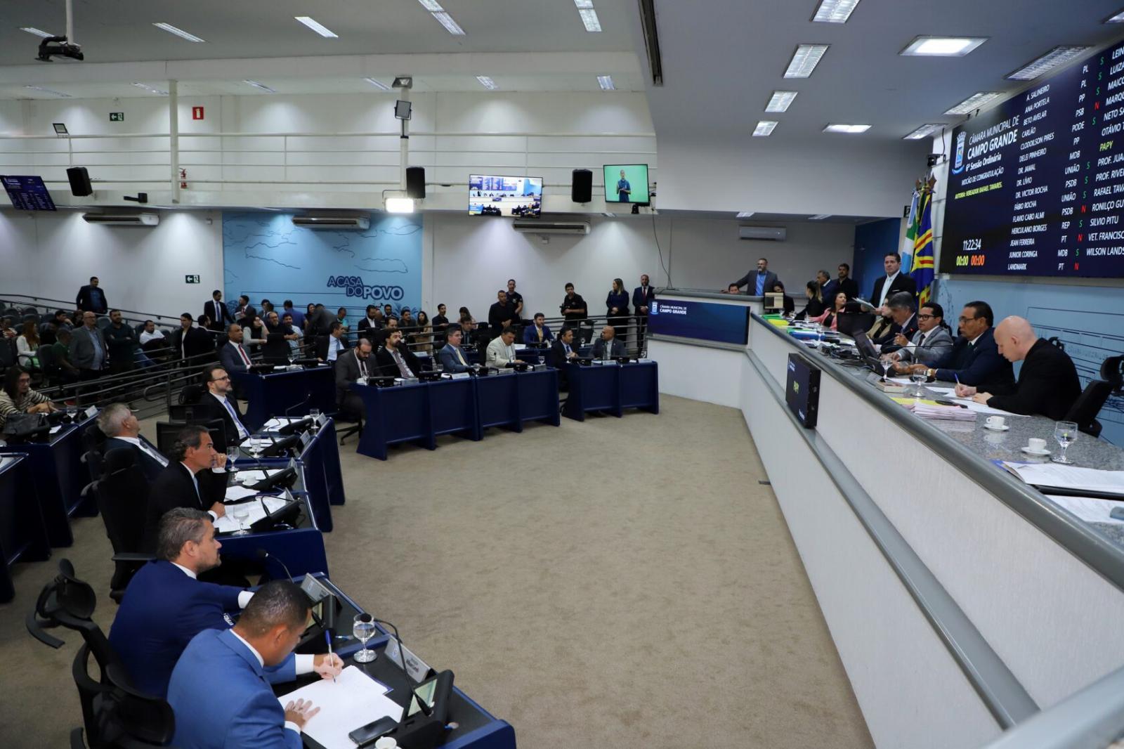 Vereadores da Câmara Municipal debatem veto a PL que dá gratuidade a mulheres vítimas de violência no transporte público. Vereadores da Câmara Municipal debatem veto a PL que dá gratuidade a mulheres vítimas de violência no transporte público.