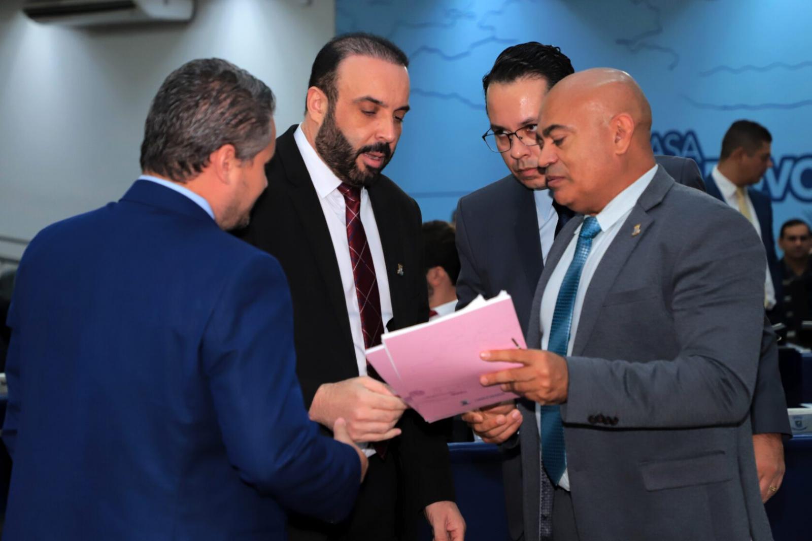 Vereadores votam projetos para programa de acesso a exames de diagnóstico e saúde da mulher.