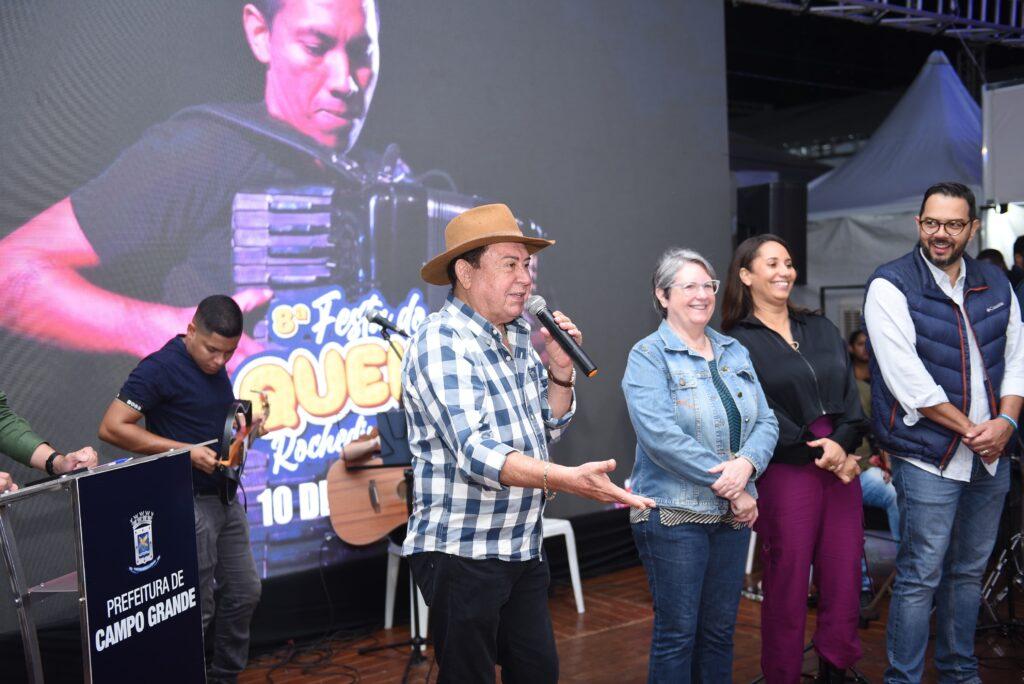 Lançamento da 8ª Festa do Queijo atrai público com degustação e movimenta produtores locais.