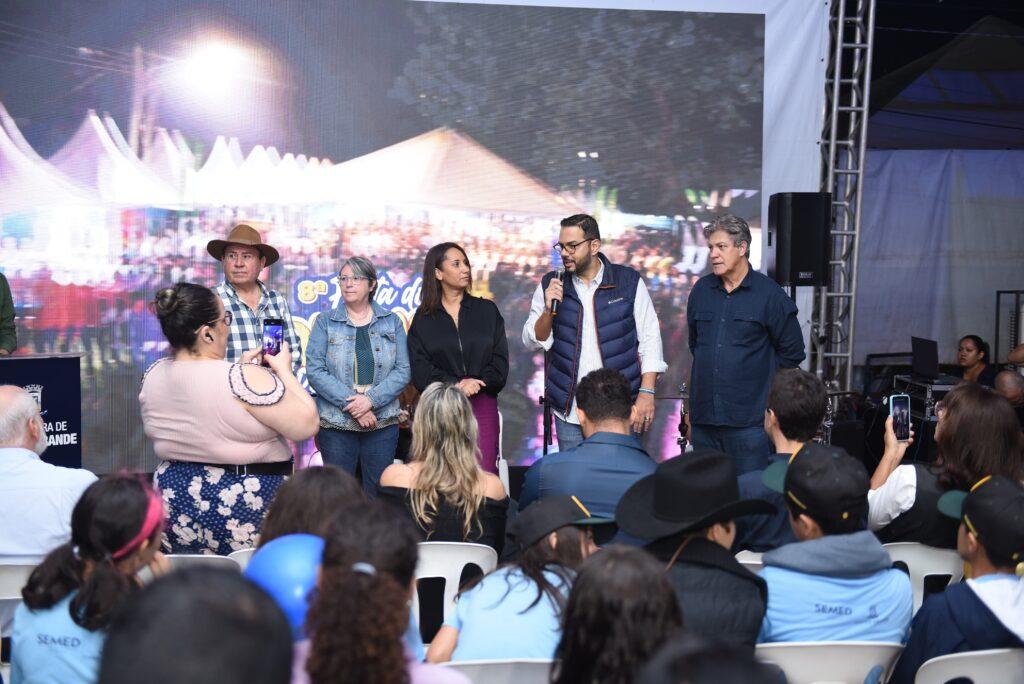 Lançamento da 8ª Festa do Queijo atrai público com degustação e movimenta produtores locais.