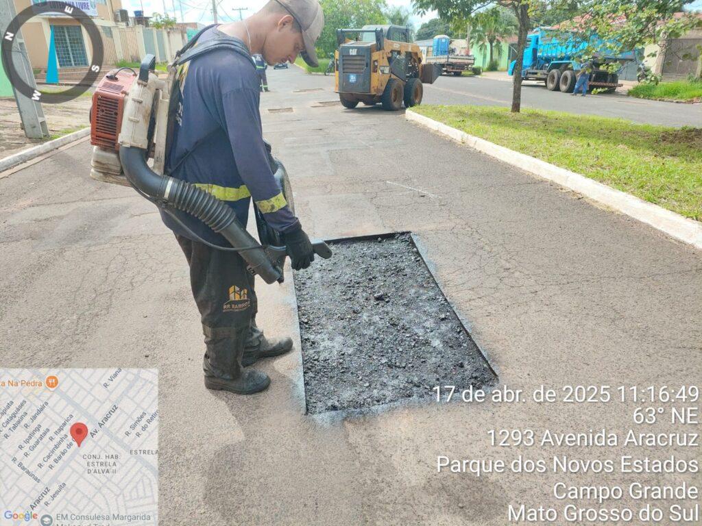 Força-tarefa da Prefeitura mantém ritmo intenso no tapa-buracos. Força-tarefa da Prefeitura mantém ritmo intenso no tapa-buracos.