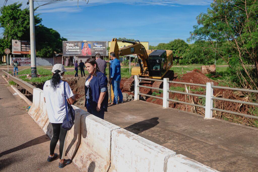 Prefeita Adriane Lopes acompanha ações para conter erosões causadas pelas chuvas em Campo Grande.
