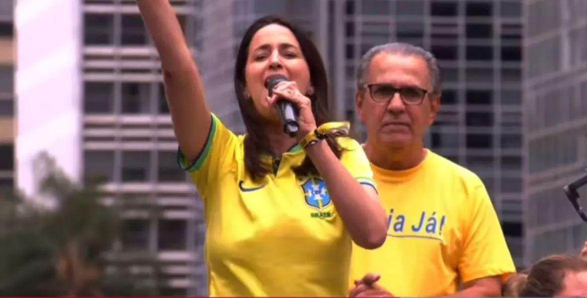 A vice-prefeita de Dourados, Gianni Nogueira (PL) comemora ser única de Mato Grosso do Sul a discursar em evento que pediu anistia na Paulista. A vice-prefeita de Dourados, Gianni Nogueira (PL) comemora ser única de Mato Grosso do Sul a discursar em evento que pediu anistia na Paulista.
