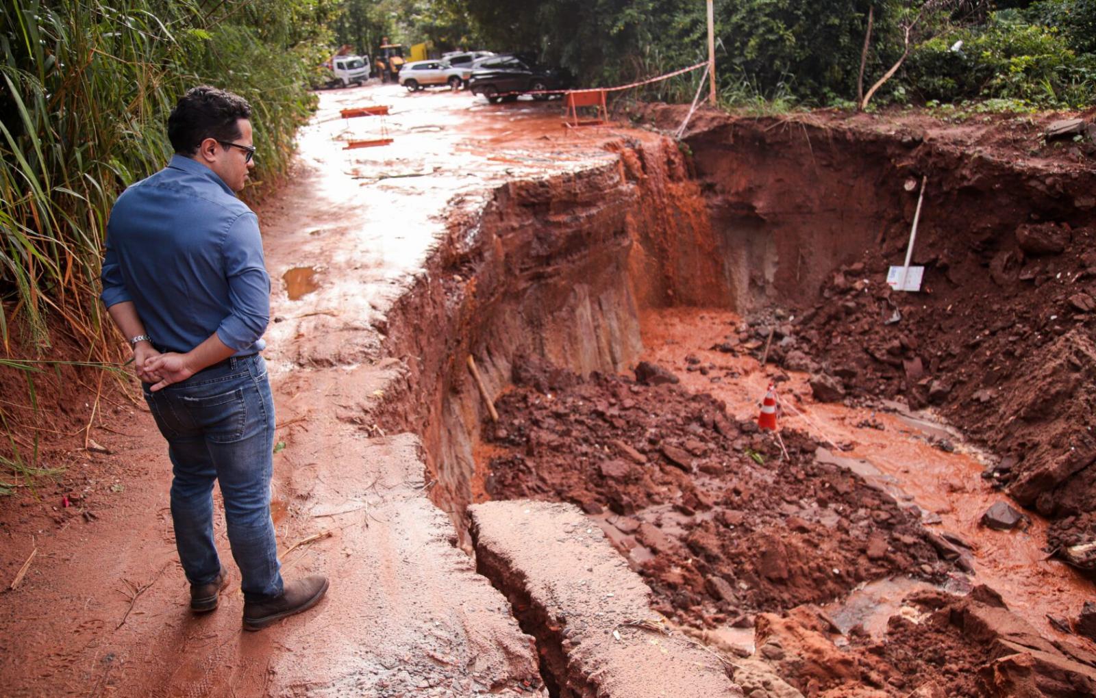 Após chuvas torrenciais, Câmara vai abrir debate para decretar estado de emergência na Capital. Após chuvas torrenciais, Câmara vai abrir debate para decretar estado de emergência na Capital.