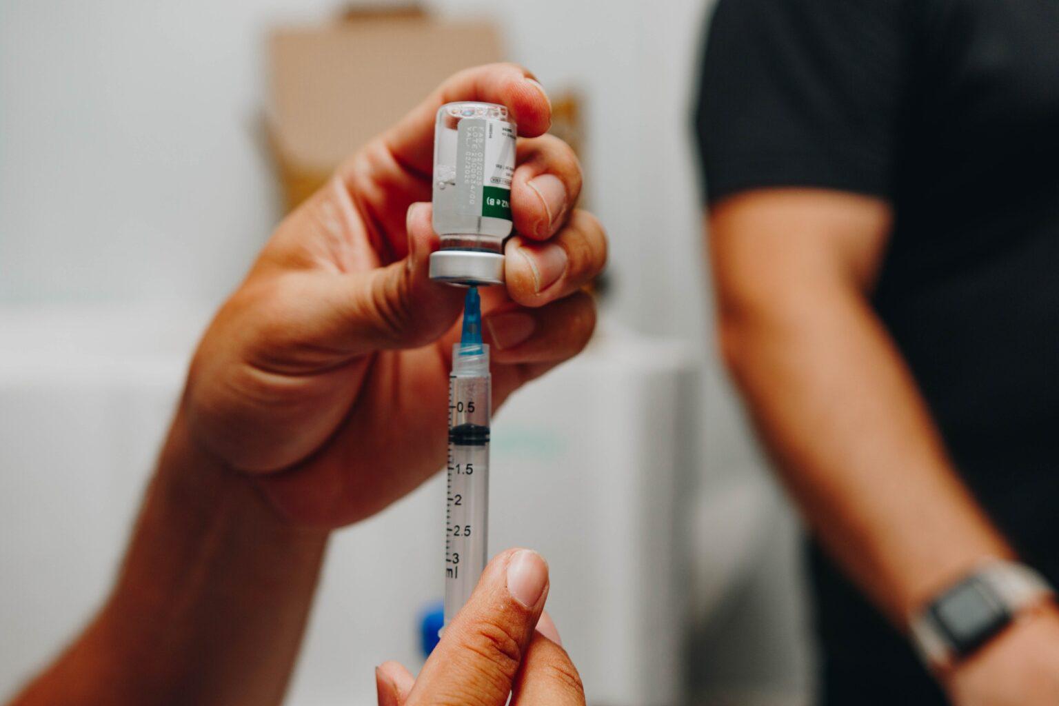 Campo Grande amplia vacinação para todos os públicos em razão do aumento de doenças respiratórias.