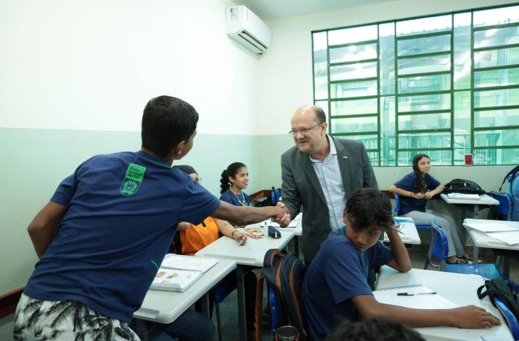 Com mais de R$ 19,8 milhões em investimentos, Governo de MS entrega reformas de escolas em Corumbá. Com mais de R$ 19,8 milhões em investimentos, Governo de MS entrega reformas de escolas em Corumbá.