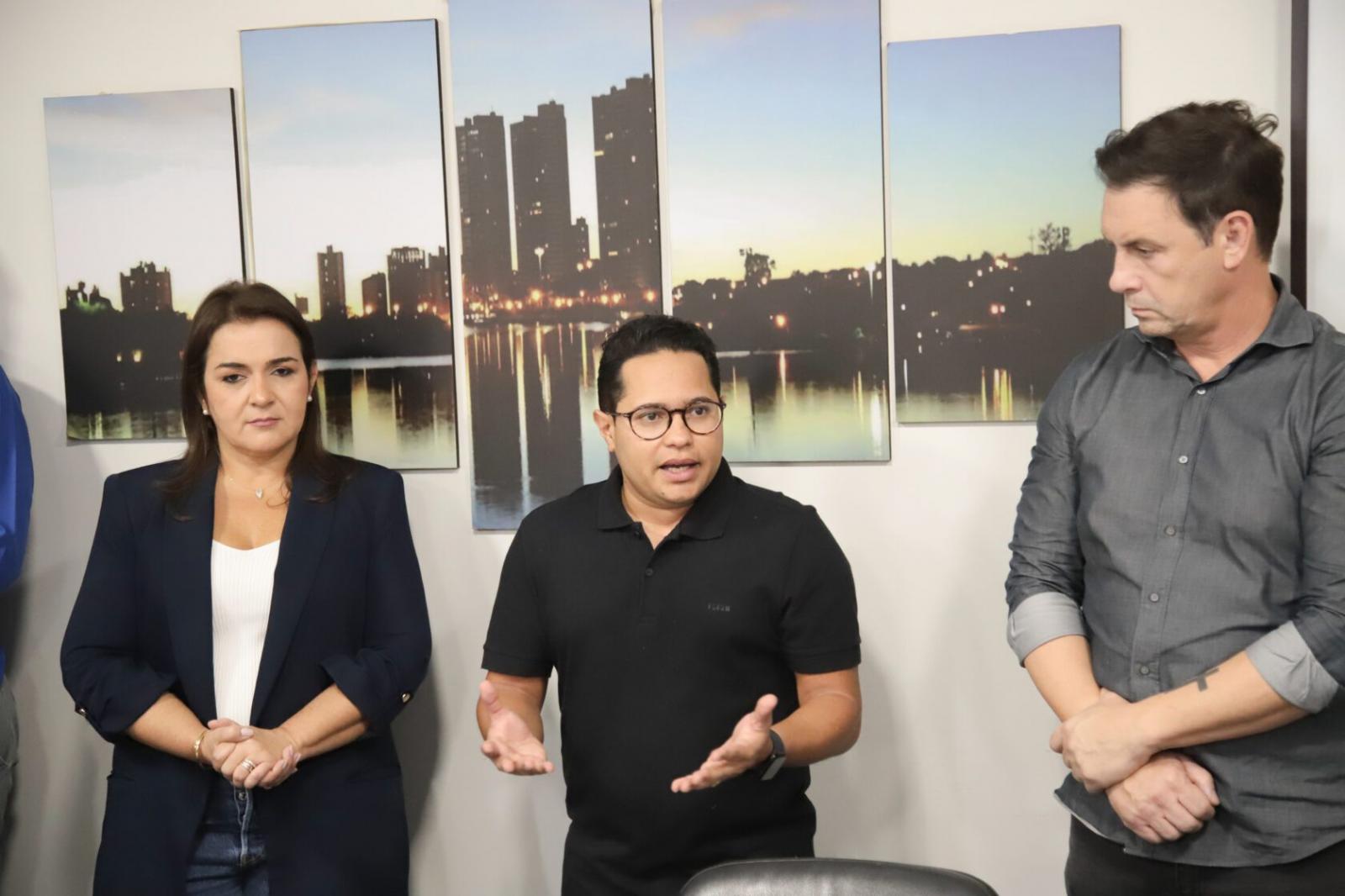 Diálogo entre Legislativo e Executivo garante sanção de lei que beneficia Guardas Civis Metropolitanos. Diálogo entre Legislativo e Executivo garante sanção de lei que beneficia Guardas Civis Metropolitanos.