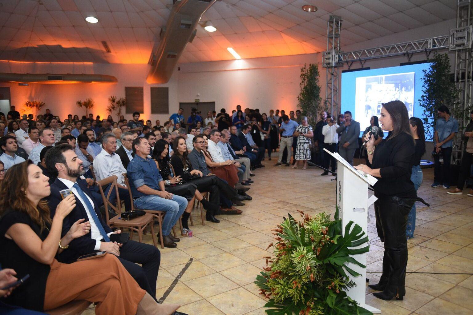 Expogrande 2025 tem início com forte parceria entre Prefeitura e Câmara, ampliando presença do poder público na maior feira agropecuária do Estado.