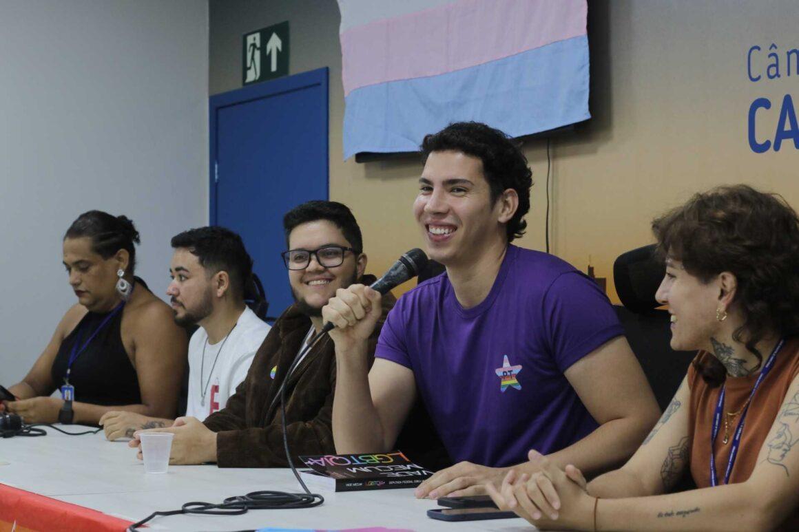 Jean organiza evento para debater presença de pessoas trans no mercado de trabalho.