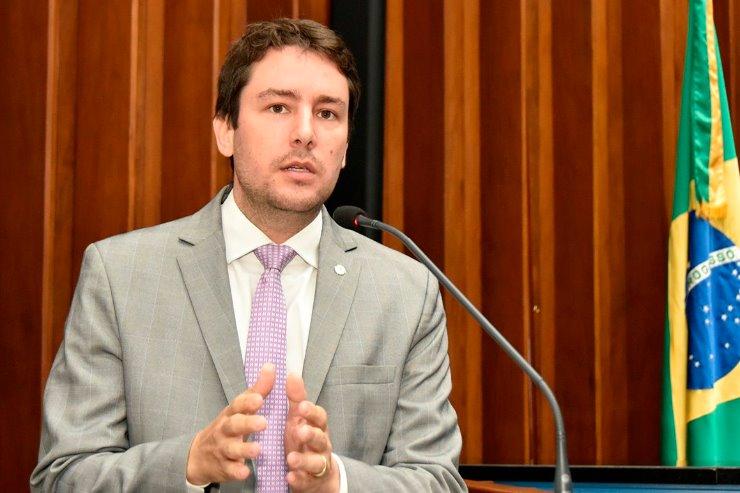 João Henrique aponta falhas no Seguro Defeso e defende alternativa para pescadores. João Henrique aponta falhas no Seguro Defeso e defende alternativa para pescadores.