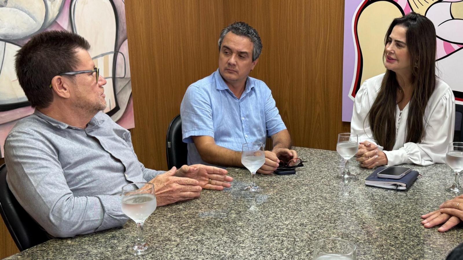 Landmark debate transparência no uso do Fundersul em reunião com Mara Caseiro. Landmark debate transparência no uso do Fundersul em reunião com Mara Caseiro.