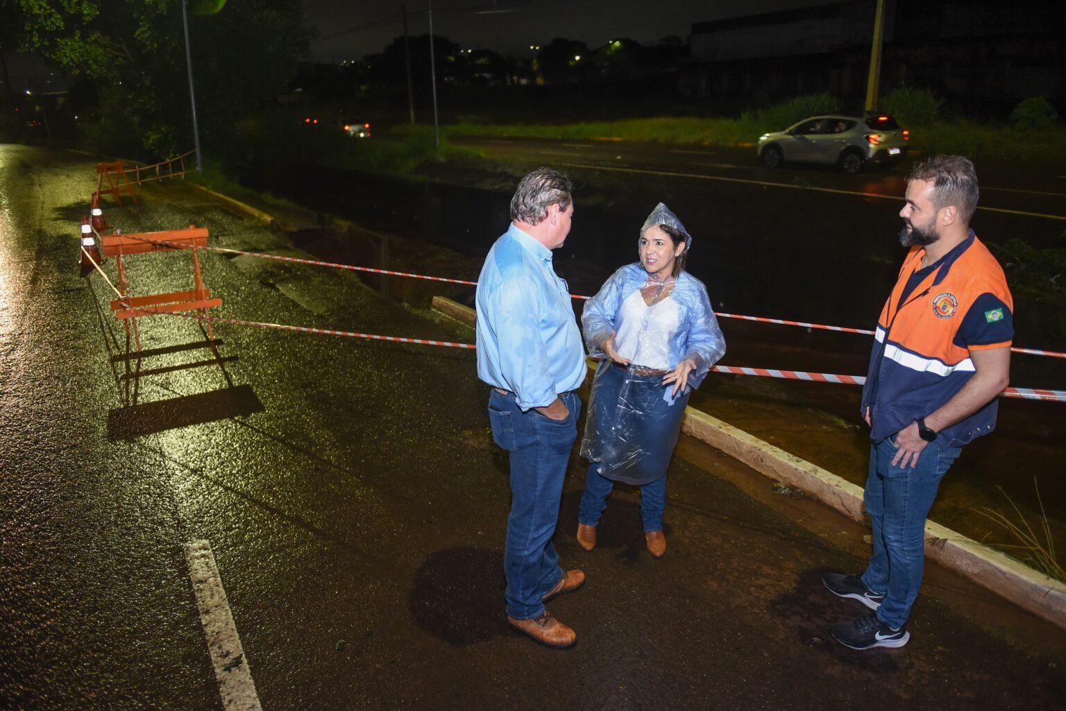 Prefeita Adriane  Lopes  percorre pontos críticos após Campo Grande registrar 68 milímetros de chuva em poucas horas.