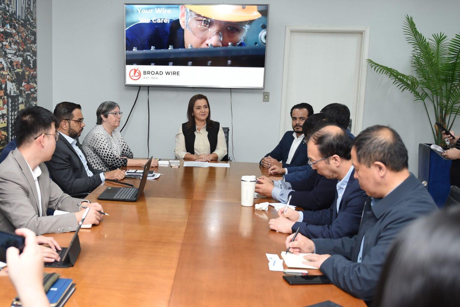 Prefeitura recebe grupo chinês que quer investir em Mato Grosso do Sul. Prefeitura recebe grupo chinês que quer investir em Mato Grosso do Sul.