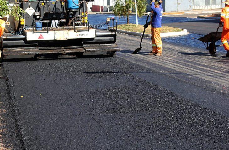 Recapeamento e nova pavimentação reforçam infraestrutura urbana em Paranaíba e Culturama. Recapeamento e nova pavimentação reforçam infraestrutura urbana em Paranaíba e Culturama.