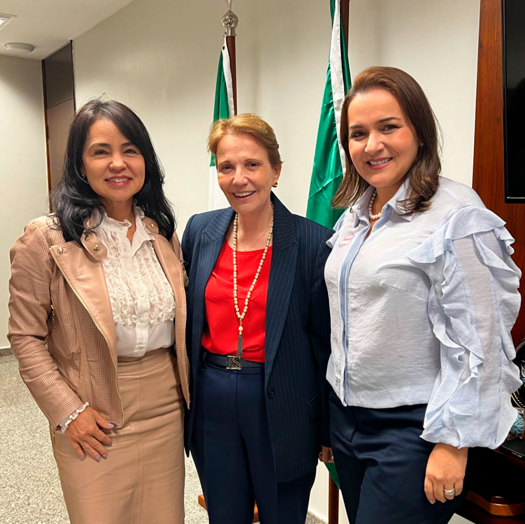 A Senadora Tereza Cristina  viabiliza R$ 7,3 milhões em emendas para recapeamento e asfalto em Campo Grande. A Senadora Tereza Cristina  viabiliza R$ 7,3 milhões em emendas para recapeamento e asfalto em Campo Grande.