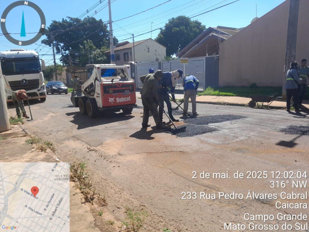 Prefeitura intensifica manutenção de vias não pavimentadas e reforça serviços de zeladoria.