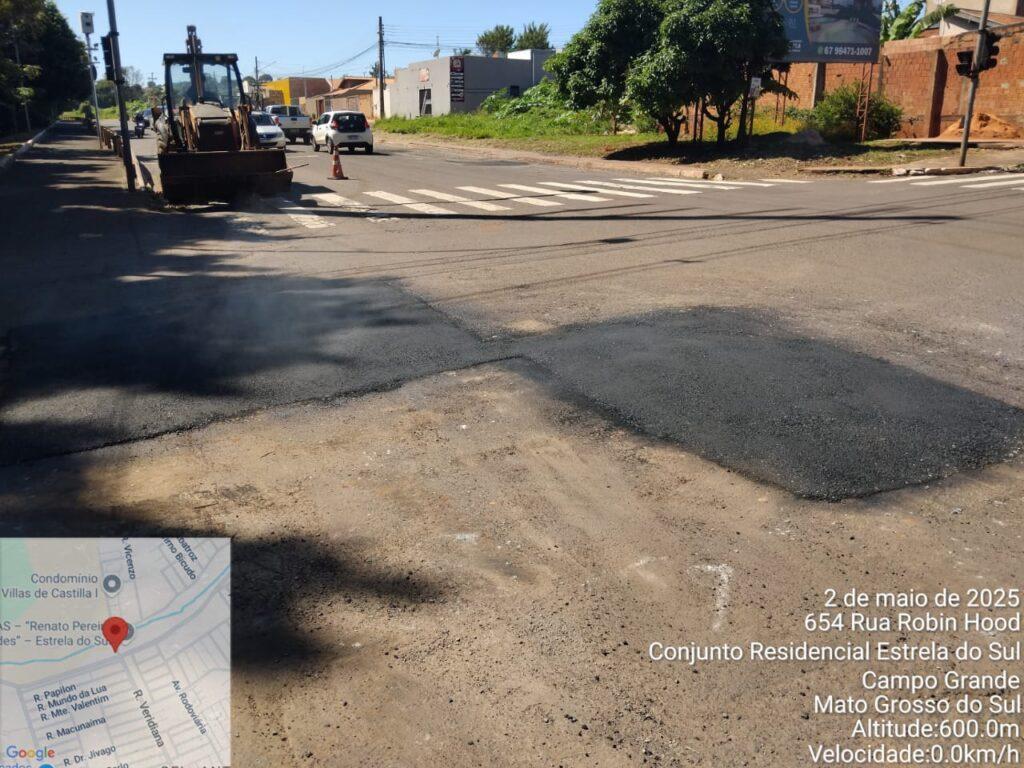 Prefeitura intensifica manutenção de vias não pavimentadas e reforça serviços de zeladoria.