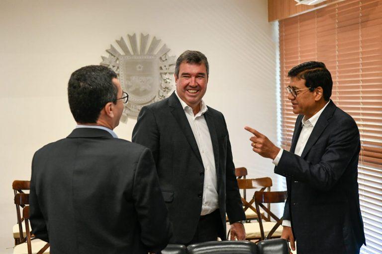 Incentivo do Governo de MS viabiliza investimento de R$ 16 bilhões em nova fábrica de celulose no Estado. Incentivo do Governo de MS viabiliza investimento de R$ 16 bilhões em nova fábrica de celulose no Estado.