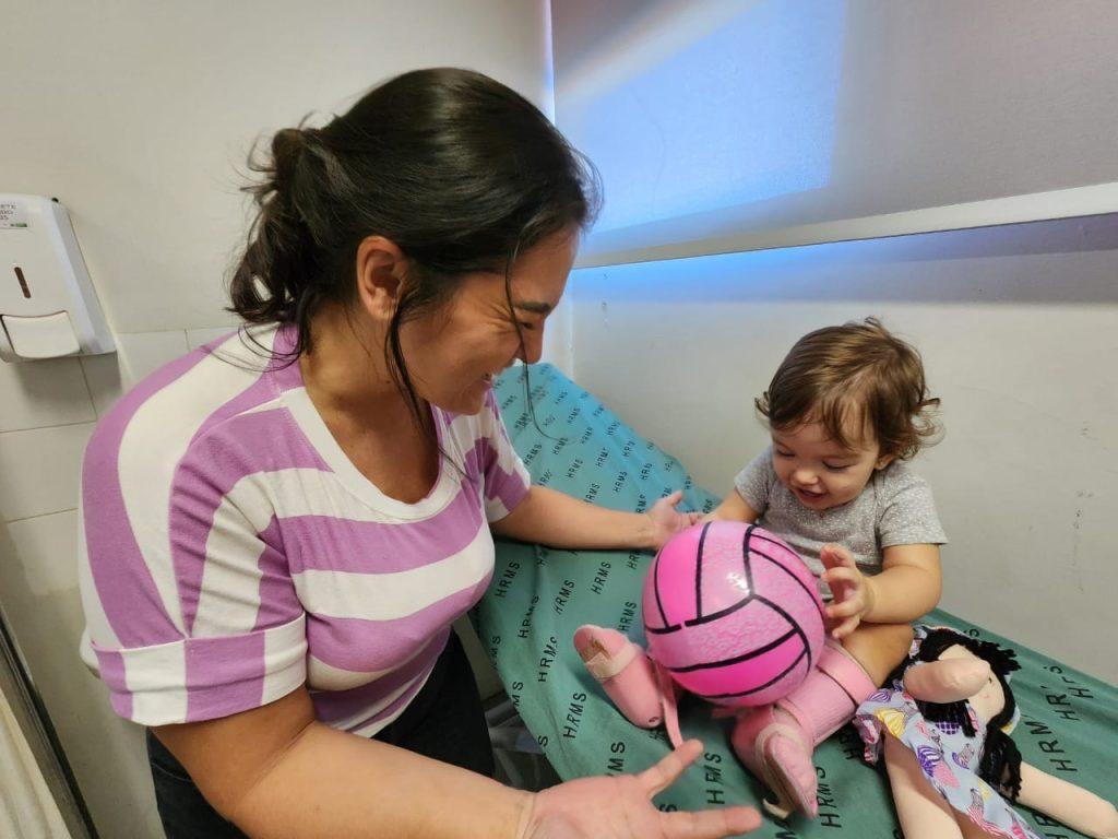 No coração do Hospital Regional, o amor de mãe é ponte para a superação e estímulo para conquistas. No coração do Hospital Regional, o amor de mãe é ponte para a superação e estímulo para conquistas.