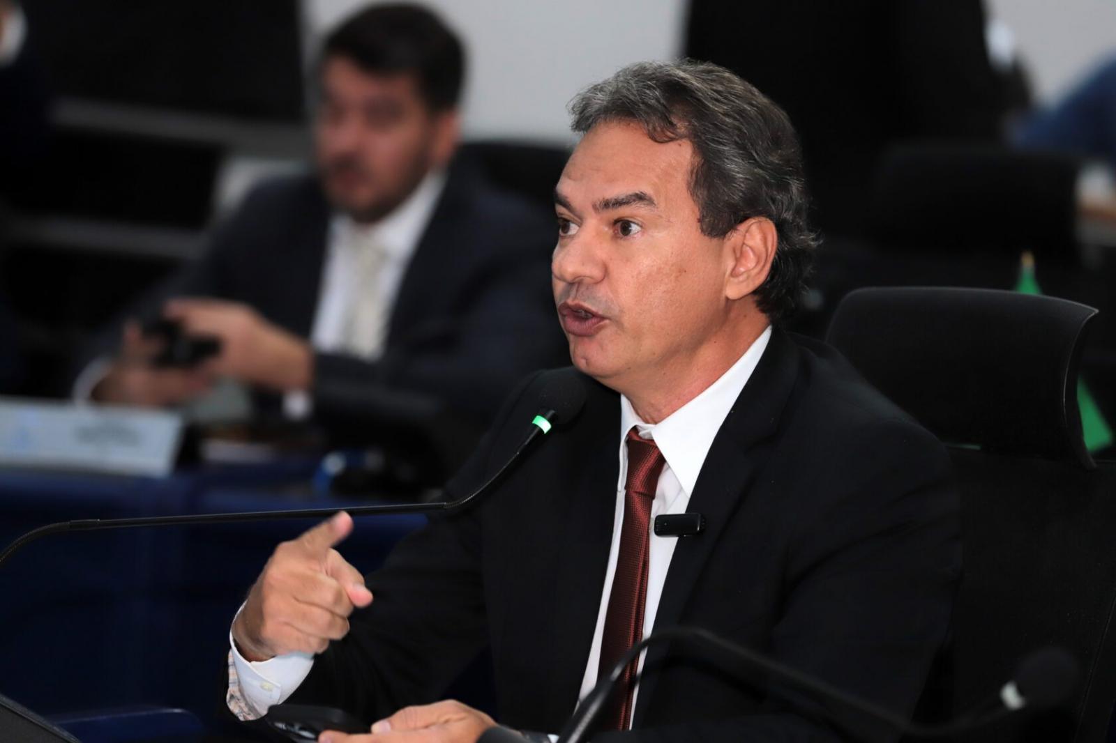 Após solicitação do vereador Marquinhos Trad, Prefeitura realiza patrolamento e encascalhamento em ruas do Colibri II / Vila Clélia.