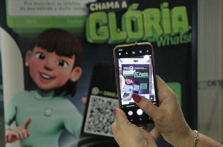 Assistente virtual Glória já responde em média 6 mil mensagens por dia no Detran de MS. Assistente virtual Glória já responde em média 6 mil mensagens por dia no Detran de MS.