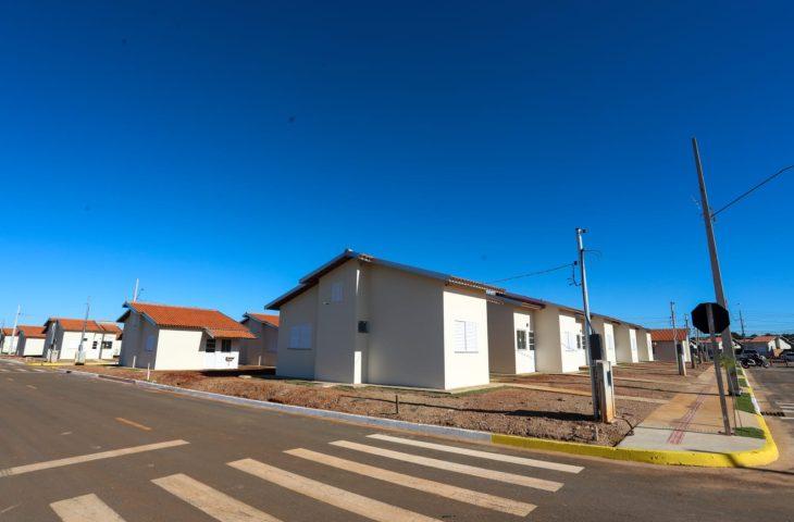 Bonito avança com investimento de R$ 613 milhões do Governo de MS e entrega de casas, asfalto e escolas.