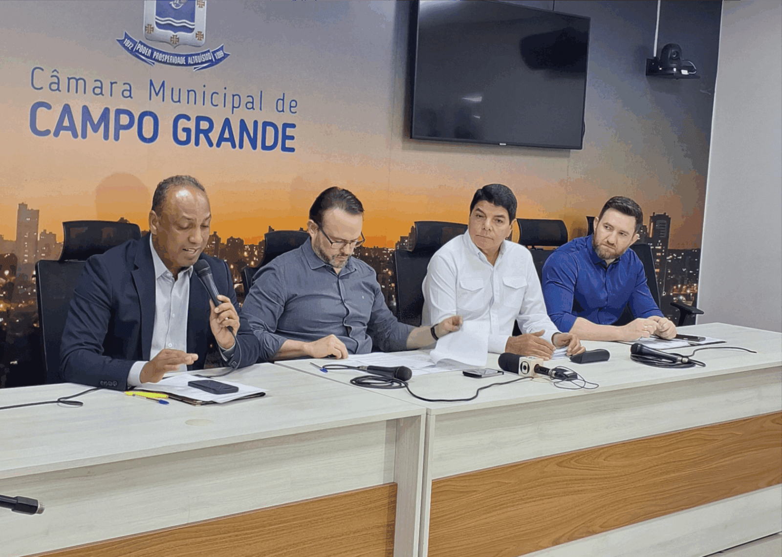 CPI do Consórcio Guaicurus segue com cobranças firmes: Vereador Junior Coringa questiona falta de fiscalização e descumprimento de contrato.