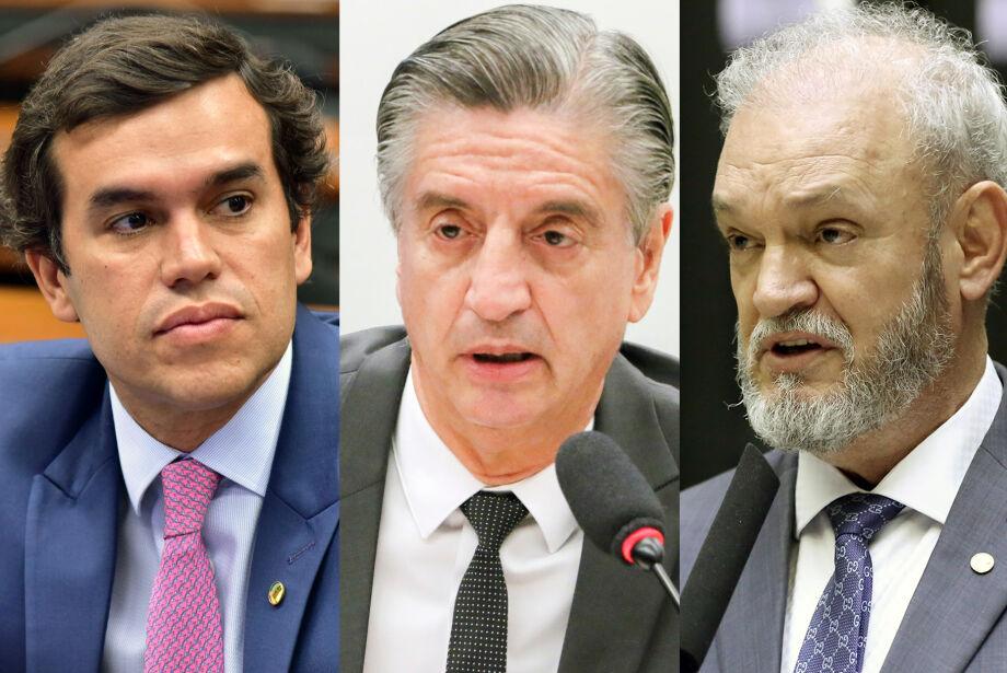 Deputados federais do PSDB de MS vão seguir o Governador Eduardo Riedel e Reinaldo Azambuja quanto à troca. Deputados federais do PSDB de MS vão seguir o Governador Eduardo Riedel e Reinaldo Azambuja quanto à troca.