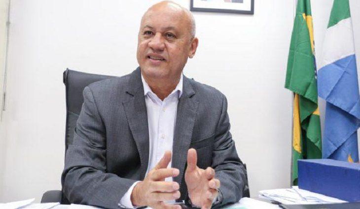 Juiz da Capital afasta Carlos Alberto Assis da presidência da Agems. Juiz da Capital afasta Carlos Alberto Assis da presidência da Agems.
