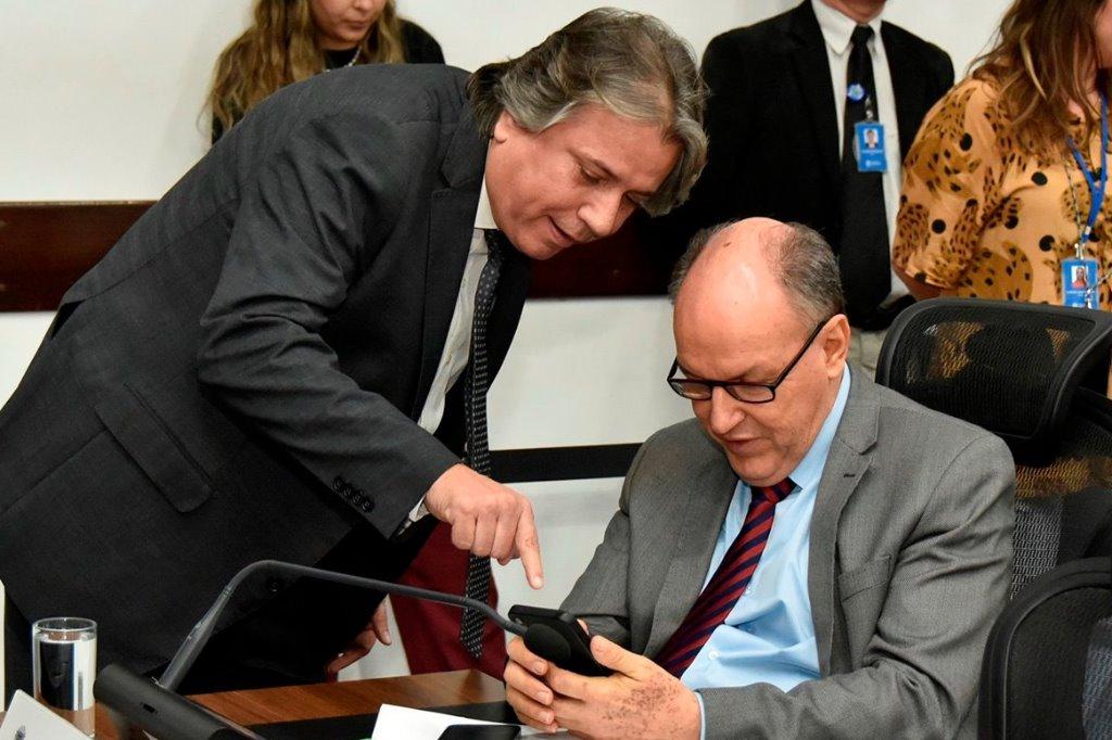 Leis: Ampliados requisitos para Utilidade Pública e entidade é declarada. Leis: Ampliados requisitos para Utilidade Pública e entidade é declarada.