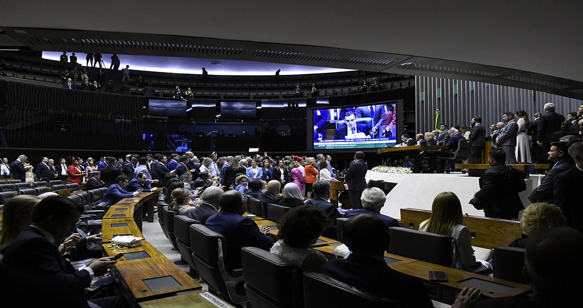 Maioria dos deputados federais de Mato Grosso do Sul é contra decreto de Lula que elevou IOF. Maioria dos deputados federais de Mato Grosso do Sul é contra decreto de Lula que elevou IOF.