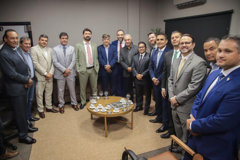 Na Câmara, Ex Governador Reinaldo Azambuja fala sobre perspectivas de desenvolvimento para a Capital. Na Câmara, Ex Governador Reinaldo Azambuja fala sobre perspectivas de desenvolvimento para a Capital.
