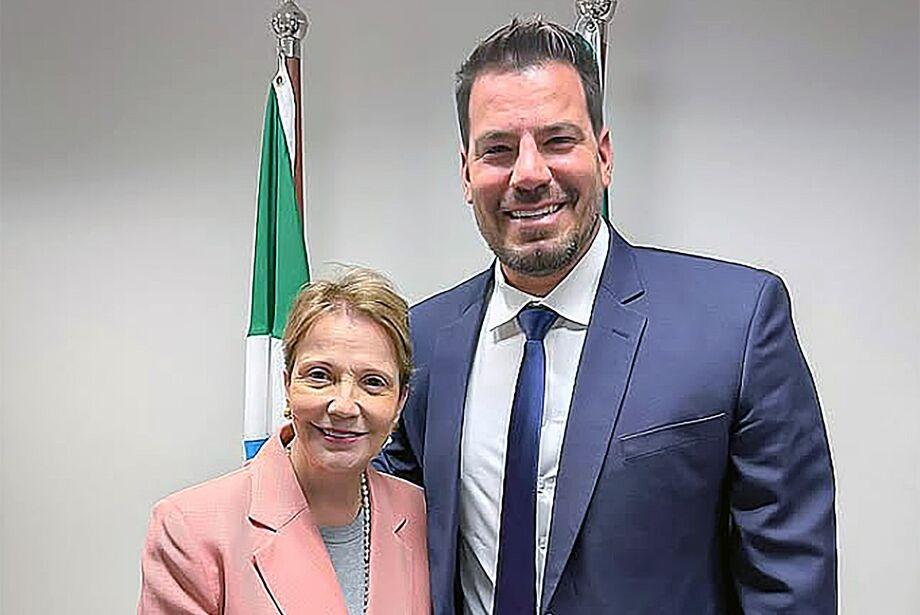 O Capitão Contar se aproxima da Senadora  Tereza de olho em concorrer a uma vaga ao Senado. O Capitão Contar se aproxima da Senadora  Tereza de olho em concorrer a uma vaga ao Senado.