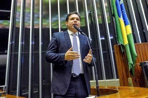 Presidente da Câmara critica governo após aumento do IOF:  Presidente da Câmara critica governo após aumento do IOF: 'Brasil não precisa de mais imposto'