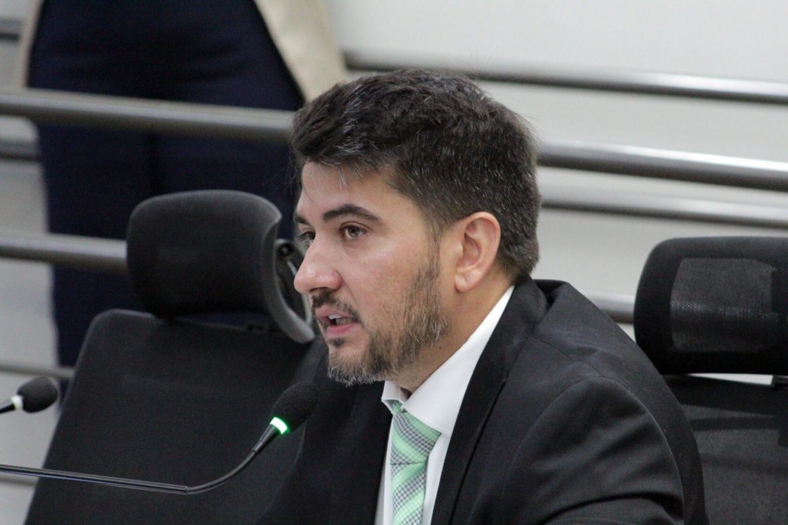 Rafael Tavares tenta acabar com o uso do termo “gratuito” em eventos públicos. Rafael Tavares tenta acabar com o uso do termo “gratuito” em eventos públicos.