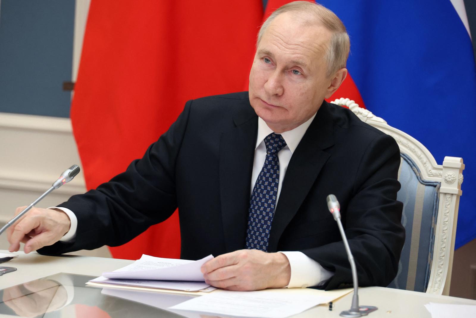 Sem Putin, Zelenski cancela ida a Istambul, mas diz que enviará delegação para conversas de paz. Sem Putin, Zelenski cancela ida a Istambul, mas diz que enviará delegação para conversas de paz.
