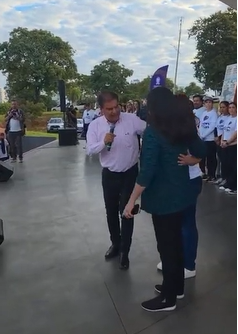 Em evento contra violência, Nelsinho promove "abraço" entre a prefeita Adriane Lopes e a ex deputada Federal Rose Modesto. Em evento contra violência, Nelsinho promove "abraço" entre a prefeita Adriane Lopes e a ex deputada Federal Rose Modesto.